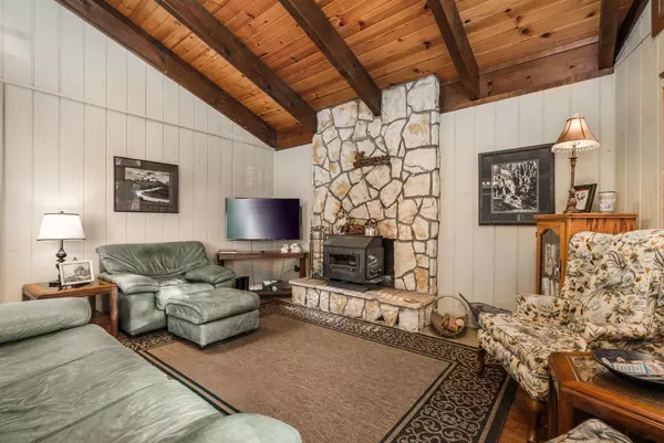 South Lake Tahoe, CA 96150,1644 Crystal Air DR