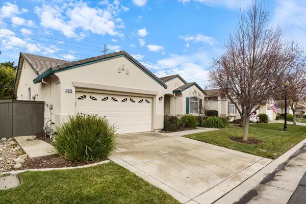 2509 Emerald Lake LN, Elk Grove, CA 95758