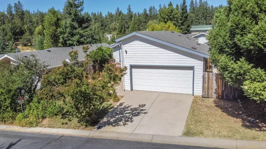 211 Foster RD, Colfax, CA 95713