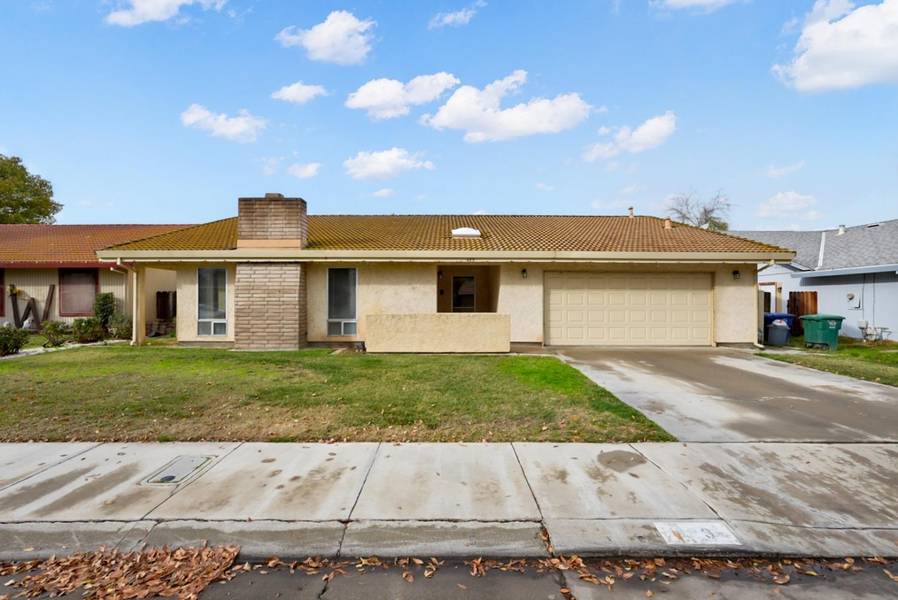 423 N Santa Monica ST, Los Banos, CA 93635