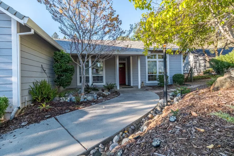 2800 Clipper CT, Cool, CA 95614