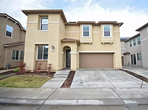 1215 Starflower LN, Rocklin, CA 95765