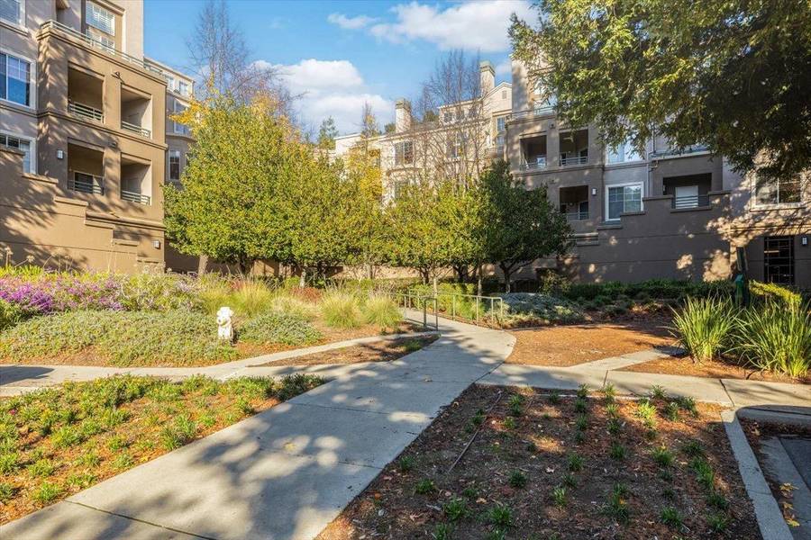 260 Caldecott LN #320, Oakland, CA 94618