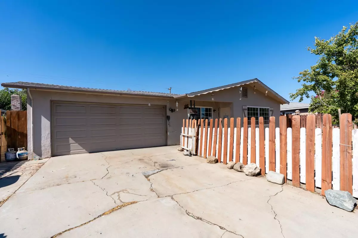 Los Banos, CA 93635,420 Lime AVE