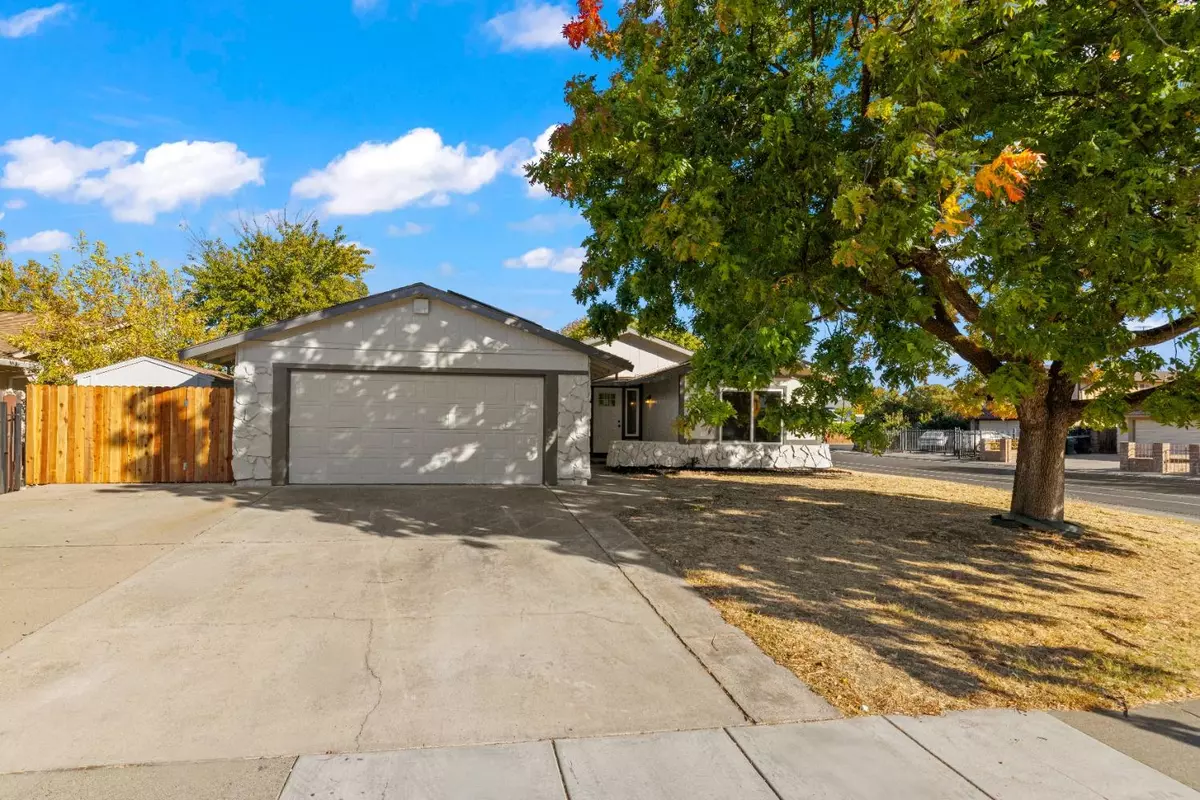 Sacramento, CA 95828,7469 Palmer House DR