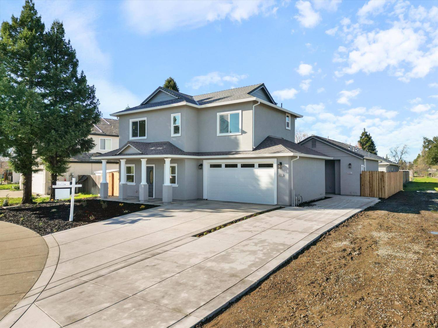 6651 Sunset Bluffs ST, Elk Grove, CA 95758