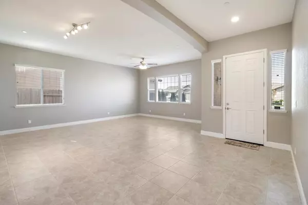 Galt, CA 95632,1106 Dimaggio WAY