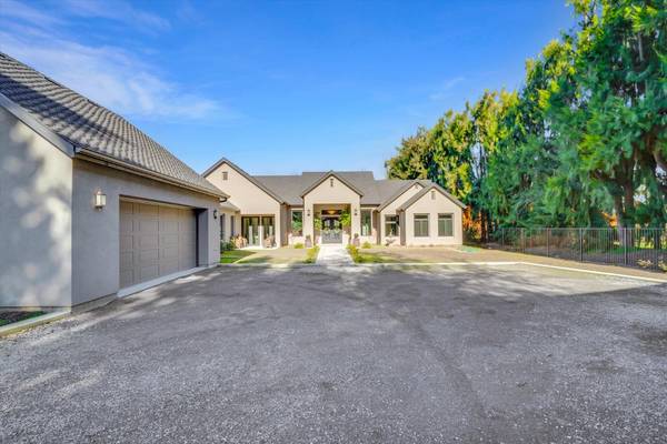 10012 River Ranch CT, Oakdale, CA 95361