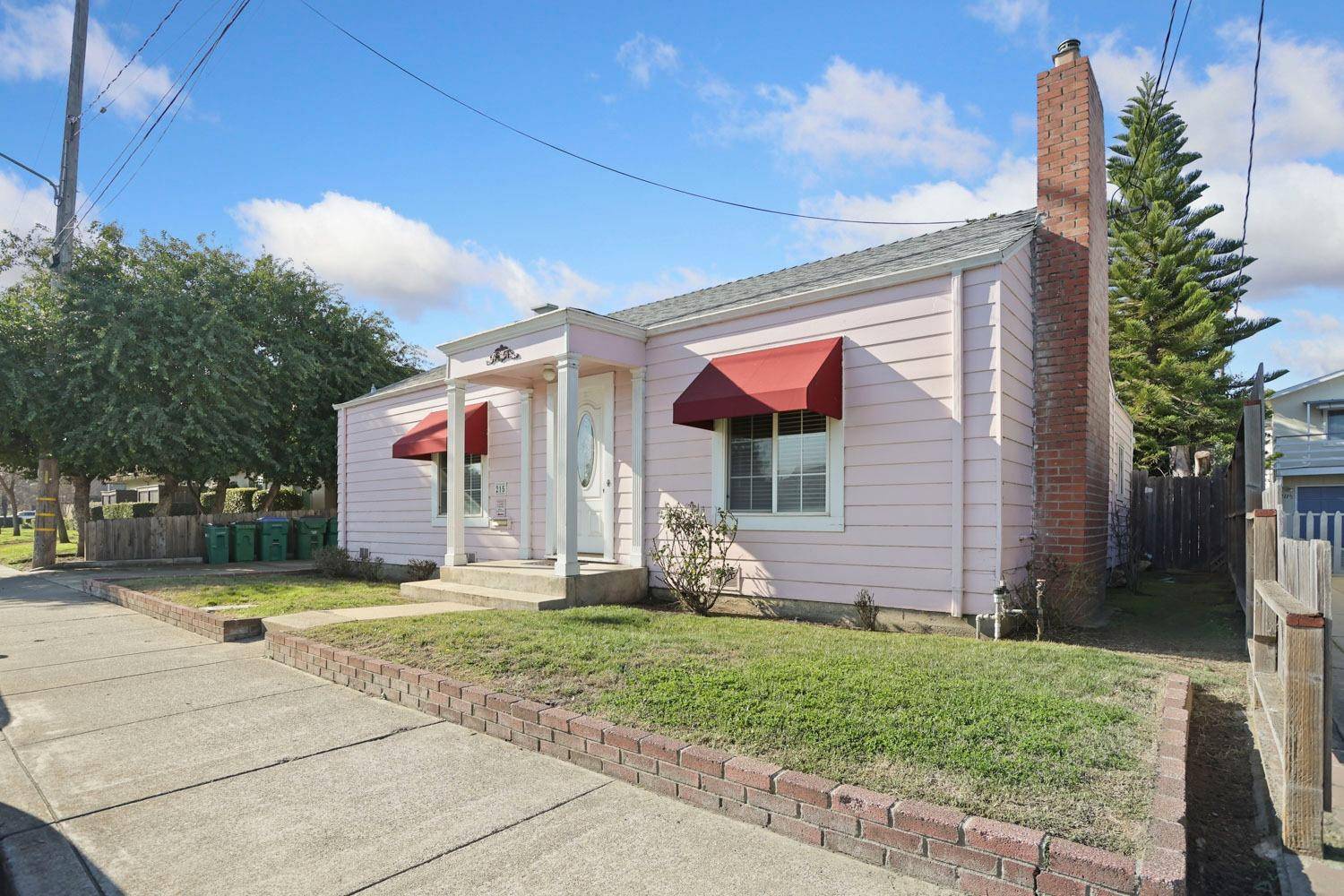 Lodi, CA 95242,215 S Ham LN