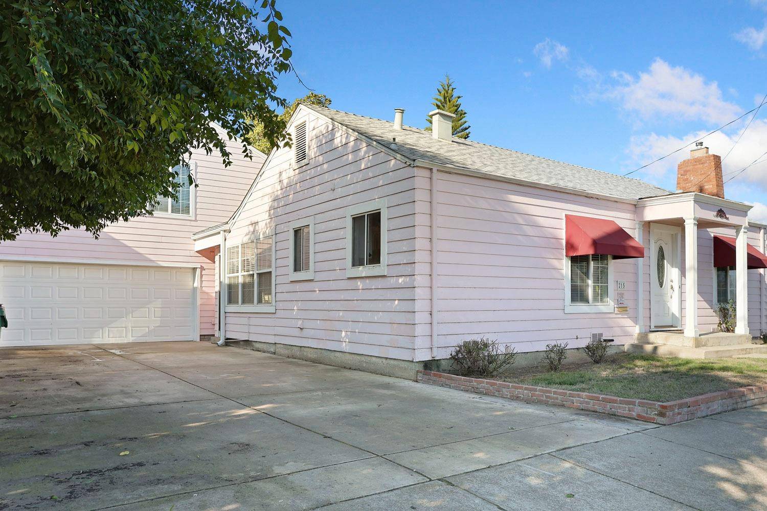 Lodi, CA 95242,215 S Ham LN