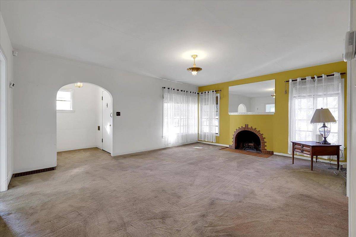 Sacramento, CA 95819,5401 J ST