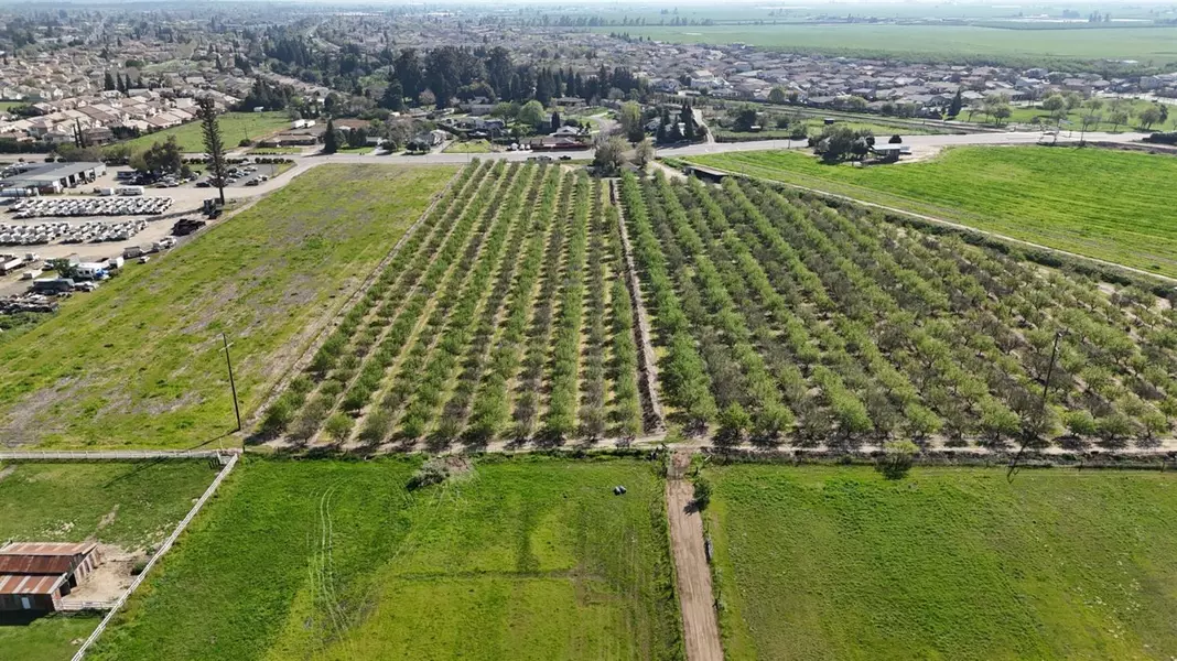 7637 Crane RD, Oakdale, CA 95361