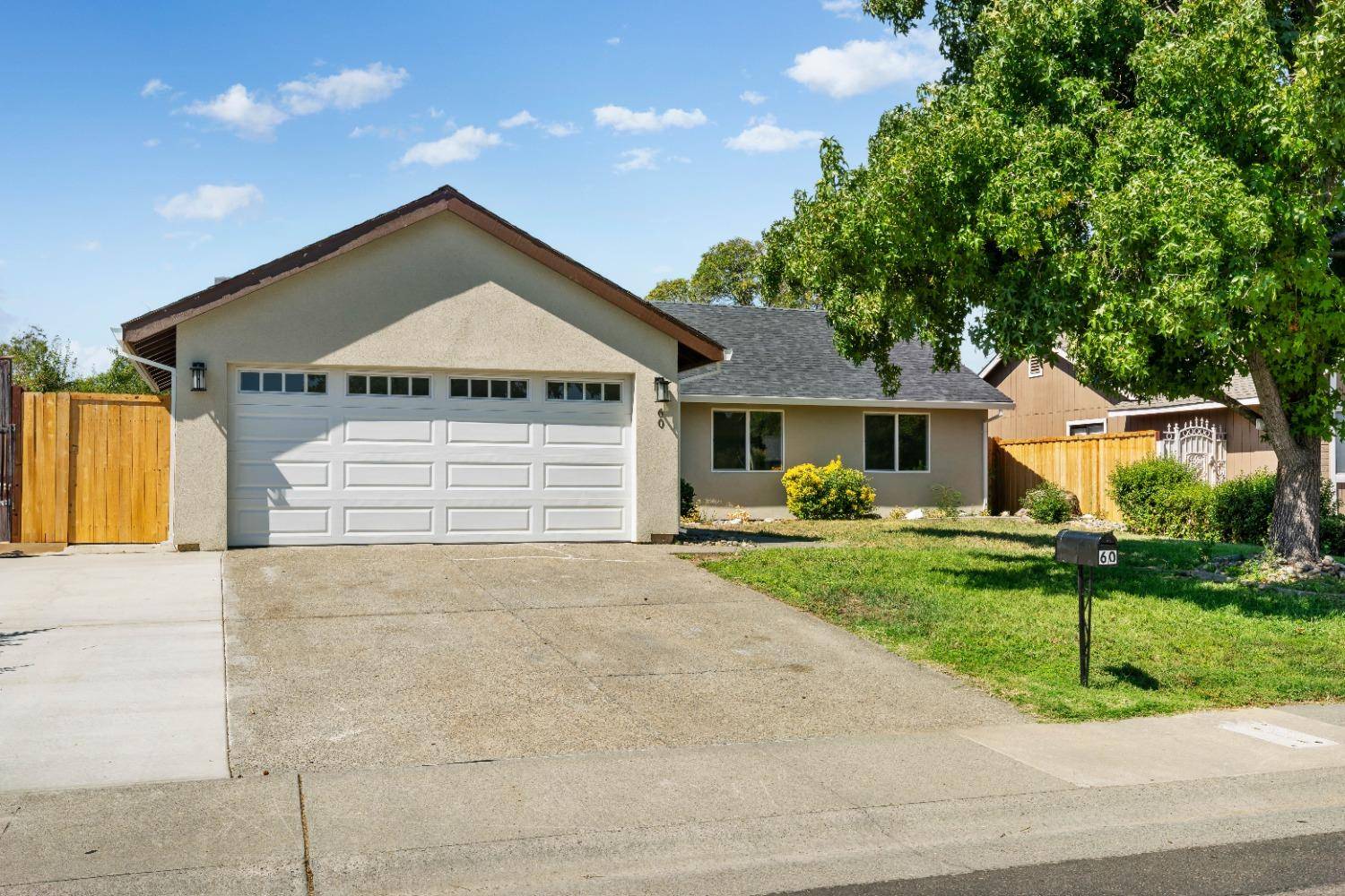 Sacramento, CA 95823,60 Abbeywood CIR