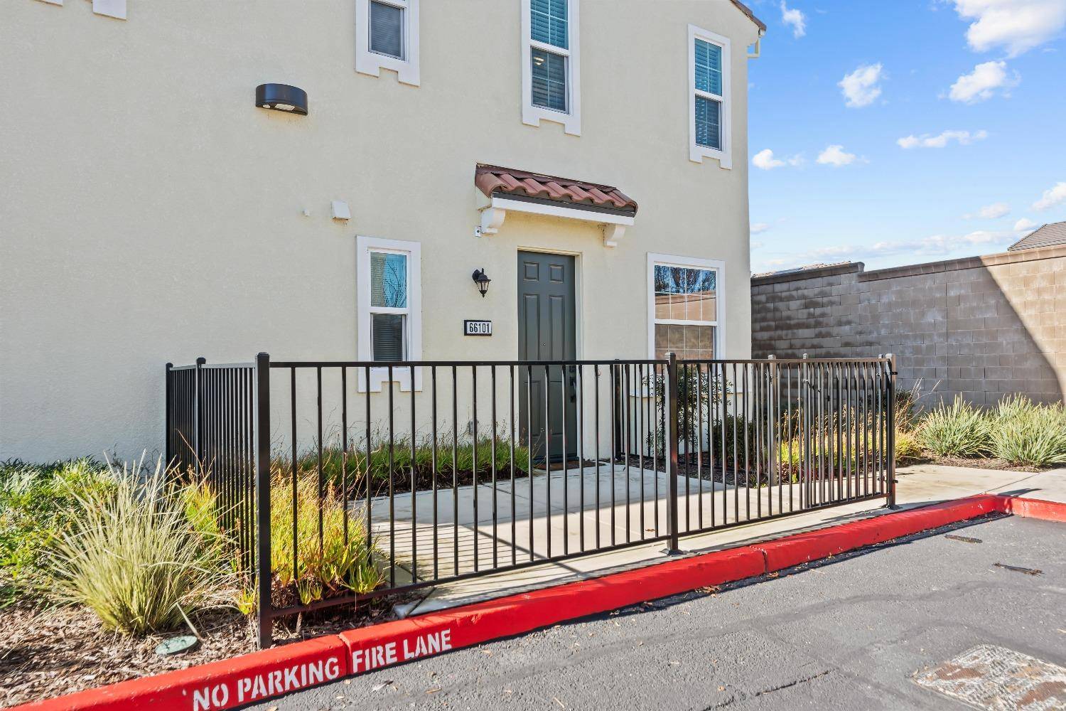 Sacramento, CA 95835,5301 E Commerce WAY #66101