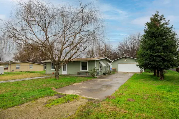 448 W Greenway AVE, Turlock, CA 95380