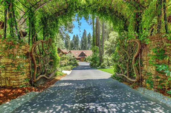 Nevada City, CA 95959,13027 Robin RD