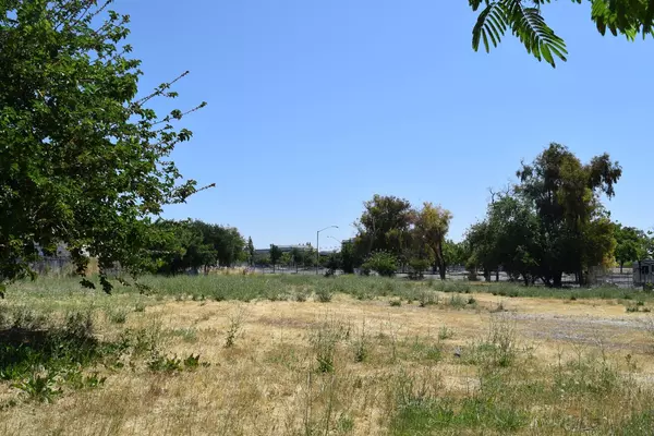 Sacramento, CA 95815,2313 Selma ST