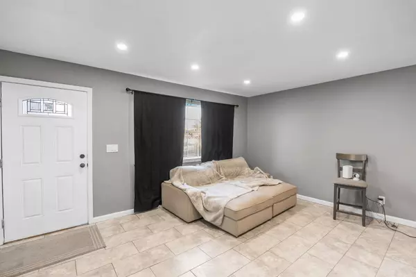 Sacramento, CA 95828,8160 Judette AVE