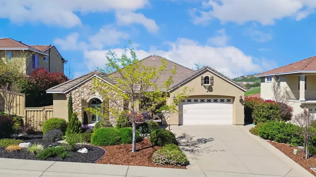 2142 Fenceline DR, Folsom, CA 95630