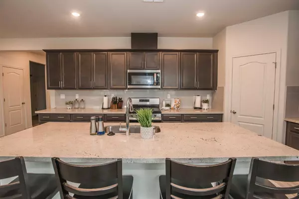 4001 Expedition LN Roseville, CA 95747