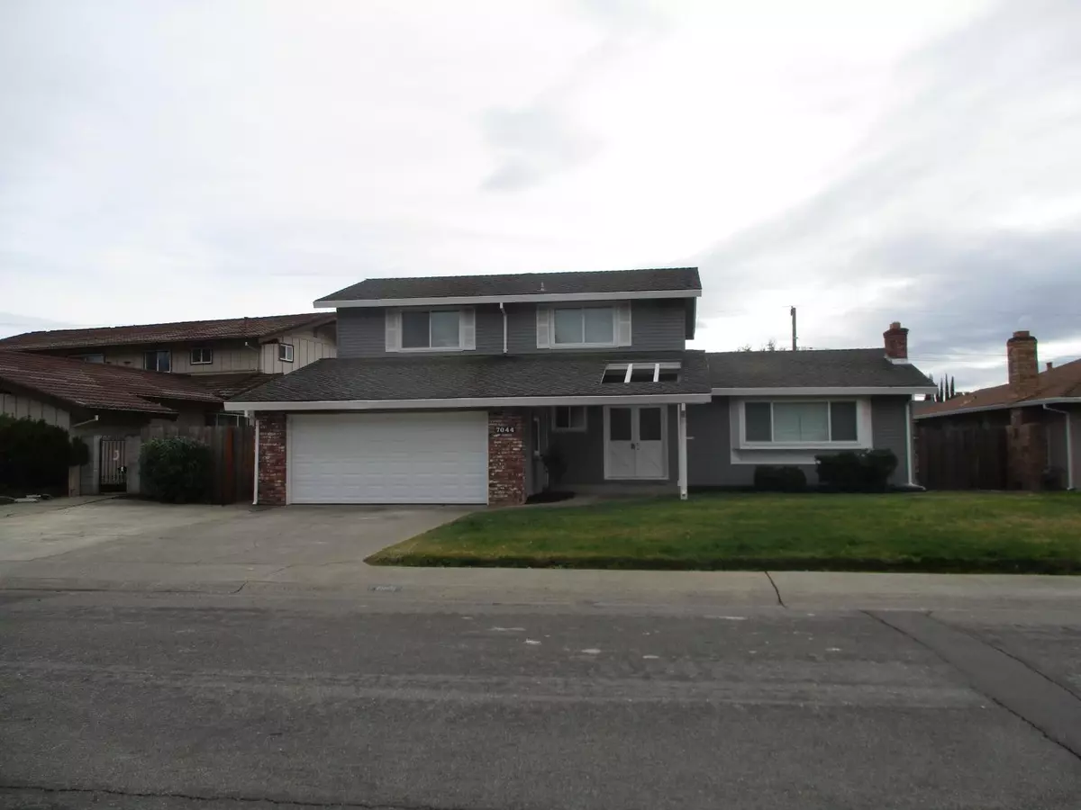 Sacramento, CA 95822,7044 Cromwell WAY