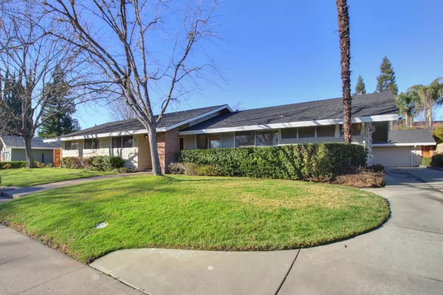 3017 Huntington RD, Sacramento, CA 95864