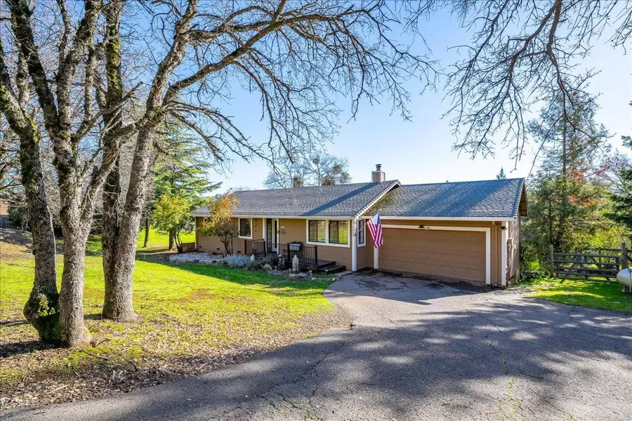 1524 Trading Post CT, Cool, CA 95614