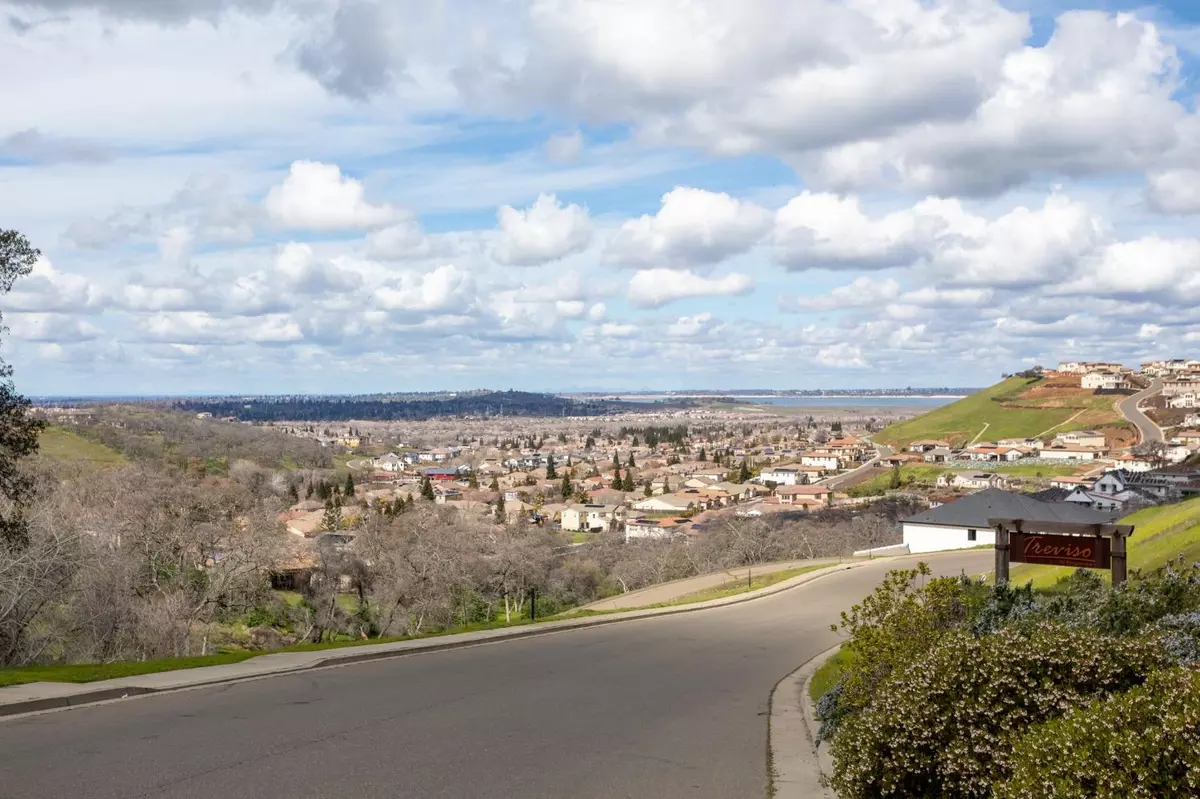 El Dorado Hills, CA 95762,1072 Via Treviso