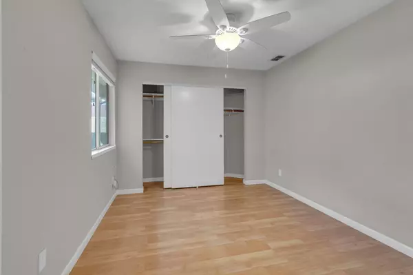 7313 Sunleaf LN Sacramento, CA 95828