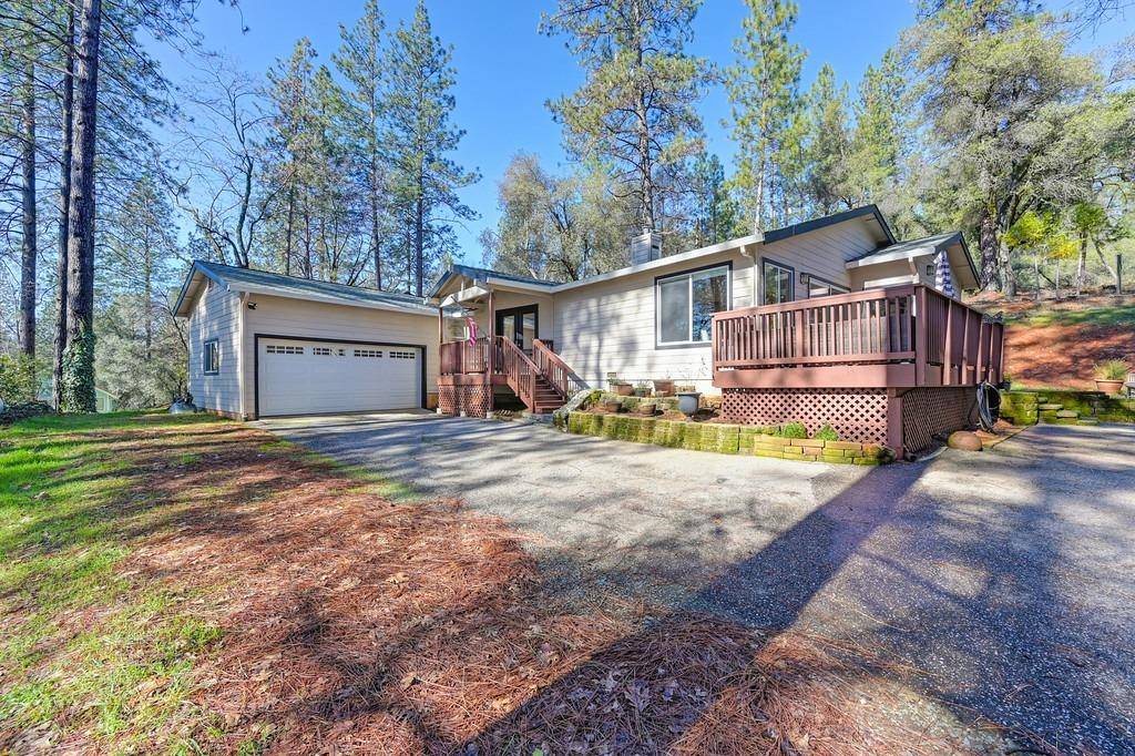 10352 Mountain Lion LN, Grass Valley, CA 95949