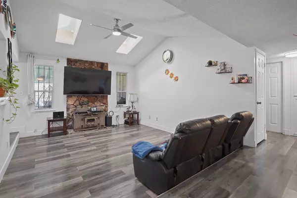 Sacramento, CA 95842,5951 Kies WAY