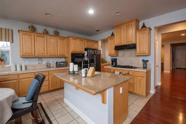 Oakdale, CA 95361,2370 Shire WAY