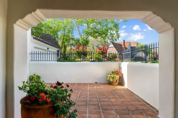 Sacramento, CA 95818,3600 College AVE