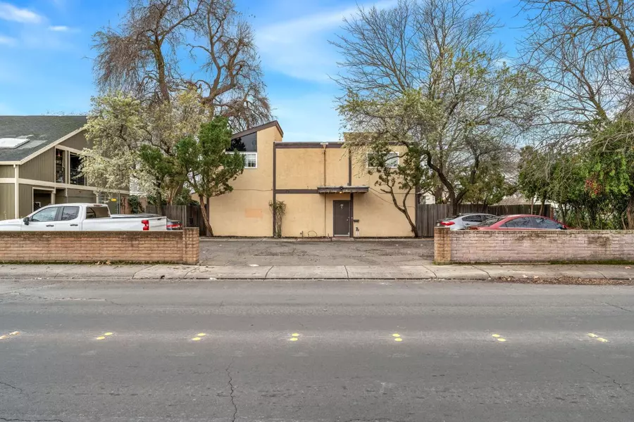 49 W Lincoln AVE, Woodland, CA 95695