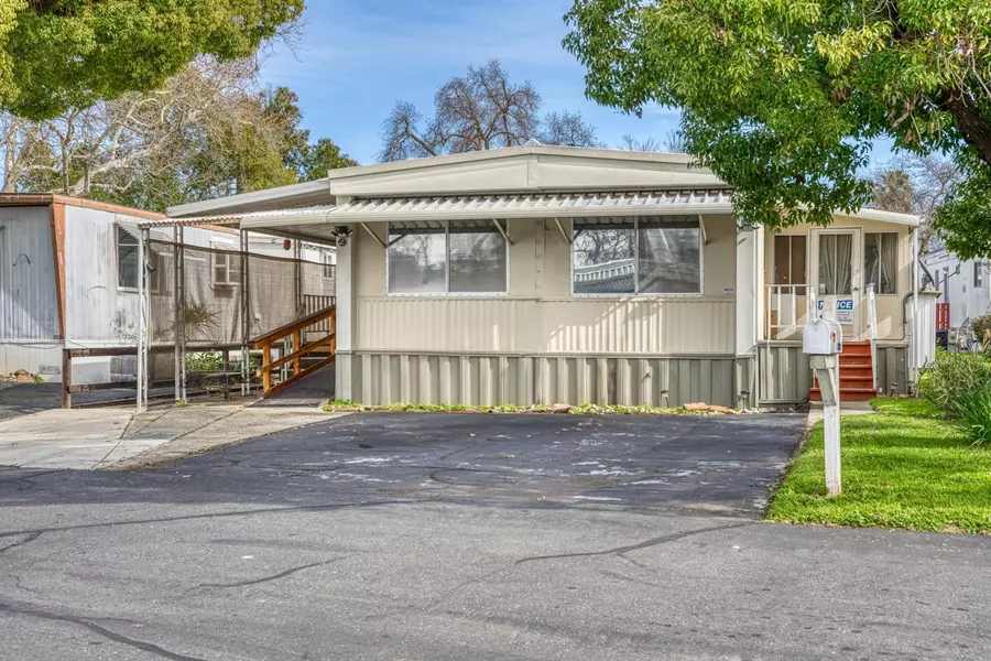 5202 Brook Park Lane, Sacramento, CA 95841