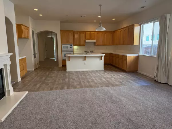 Elk Grove, CA 95757,5517 Namath CIR