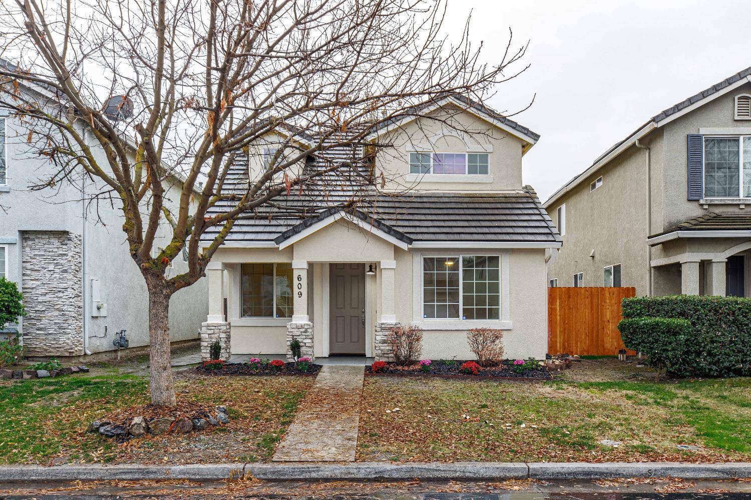 609 Queensland CIR, Stockton, CA 95206