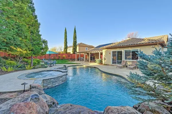 818 Fairchild CT, Folsom, CA 95630