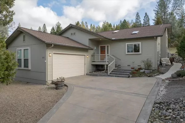 Murphys, CA 95247,213 Lupine LN