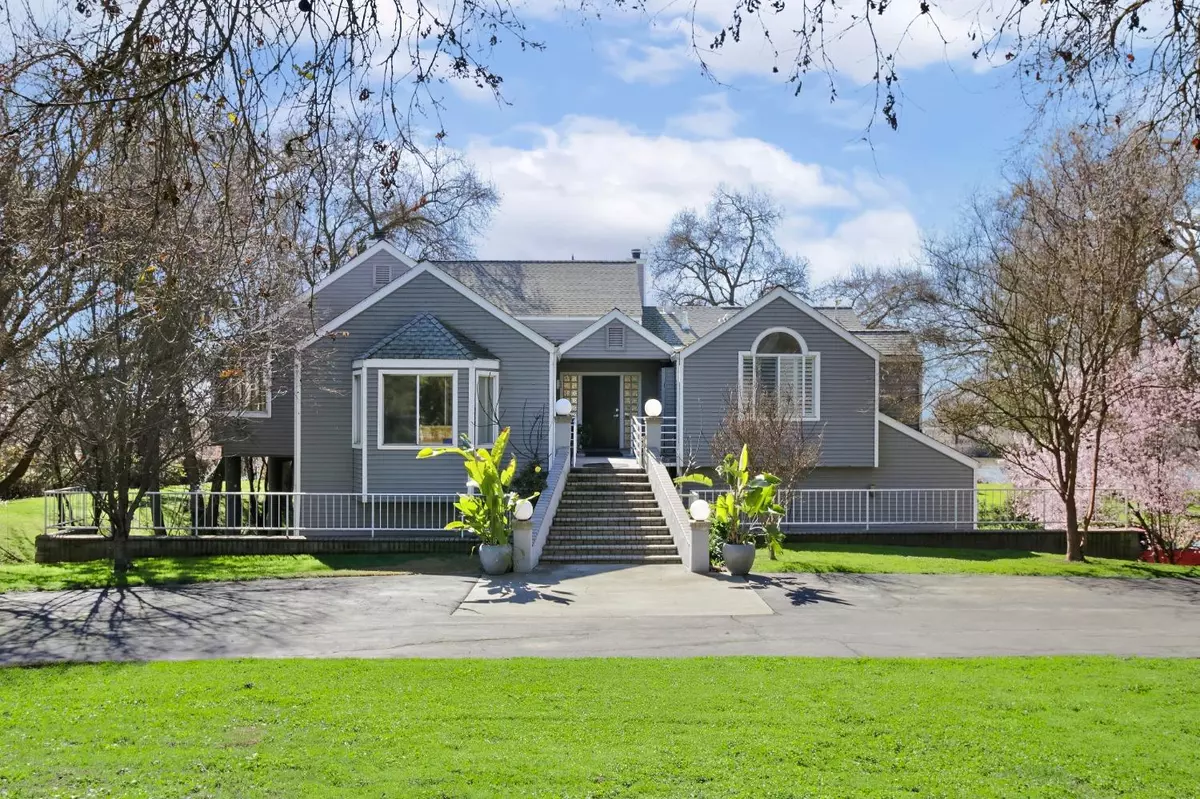 Sacramento, CA 95837,5751 Garden HWY