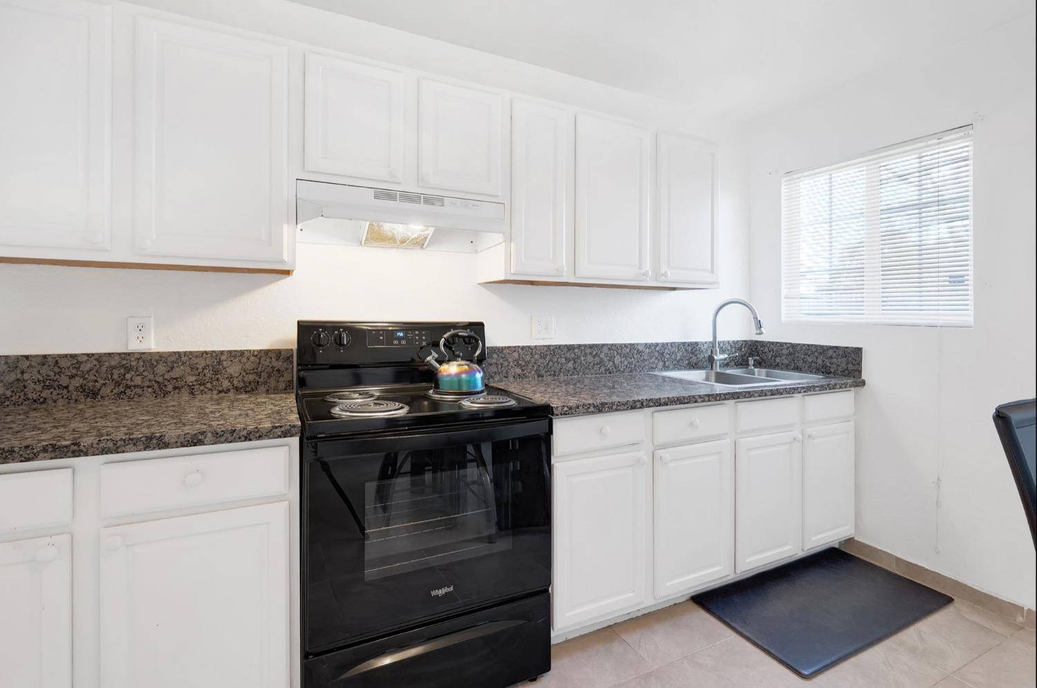 Sacramento, CA 95838,3812 Taylor ST