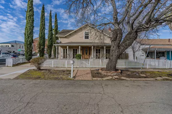 Ione, CA 95640,17 E Jackson St.