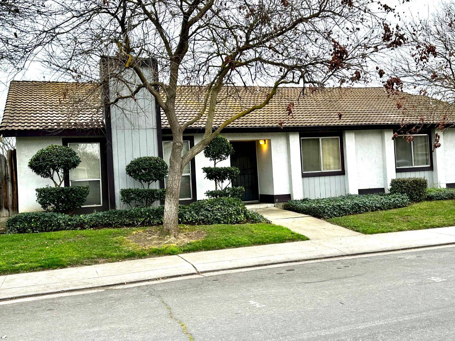 1708 Brett LN, Modesto, CA 95358