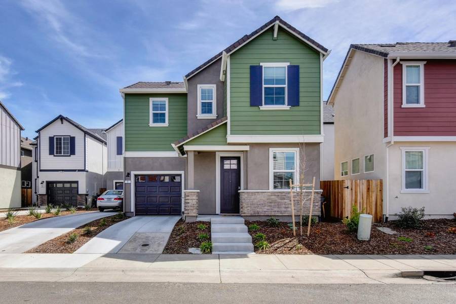 8 Crumpet CT, Sacramento, CA 95823