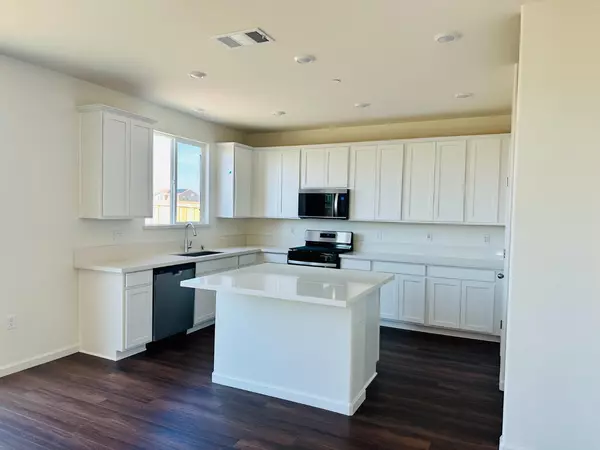Riverbank, CA 95367,5439 Drawbridge WAY