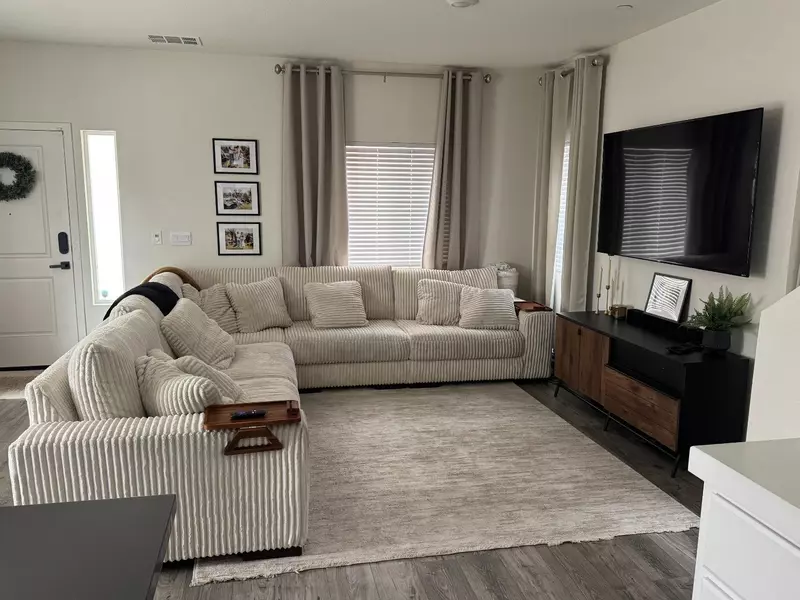 5320 Cumberland DR, Roseville, CA 95747