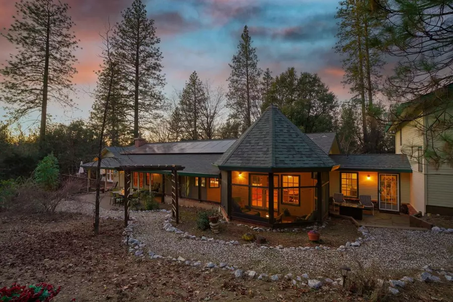 21740 Homestead Rd, Pine Grove, CA 95665
