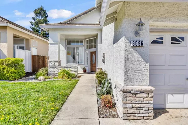 Elk Grove, CA 95624,8596 Blue Maiden WAY