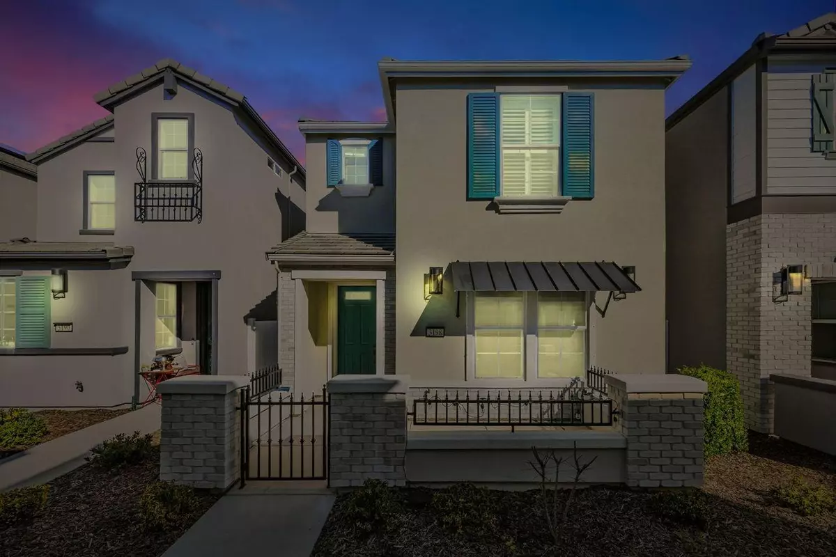 West Sacramento, CA 95691,3198 Longspur LN