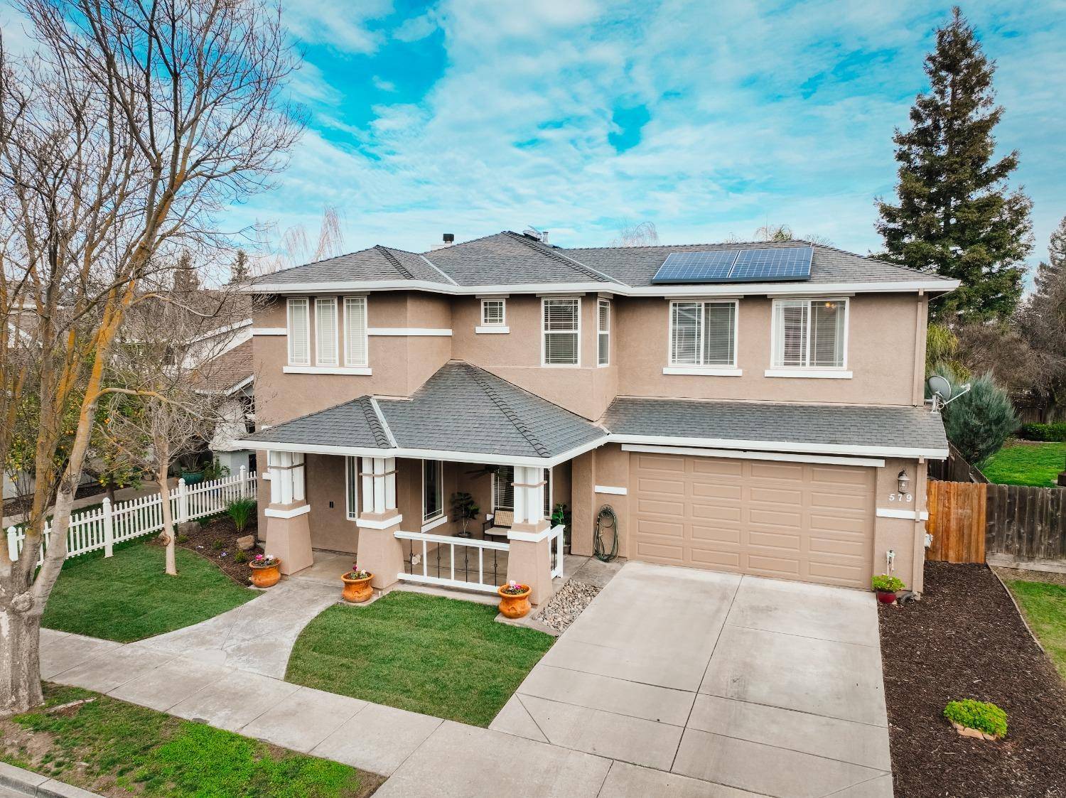 579 Almondcrest st, Oakdale, CA 95361